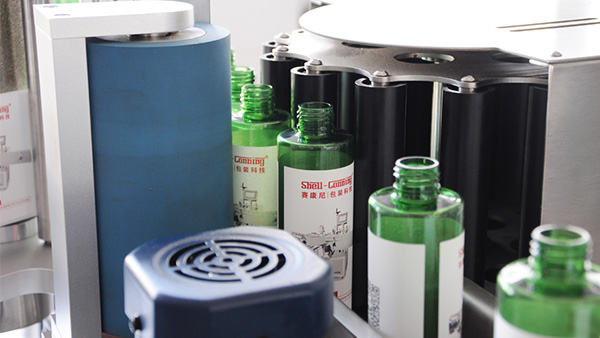 濟南宜和食品-賽（sài）康尼貼標機應用案例