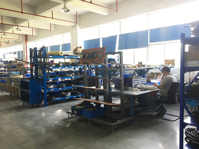 賽康(kāng)尼(ní)零部件組裝車間 91成人视频零部件組裝車間